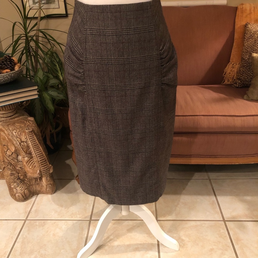 NANETTE LEPORE Size 10 Gray & Black Glen Plaid Straight Skirt With Ruche…